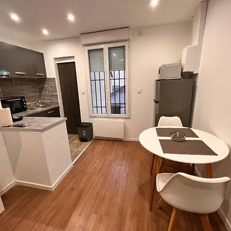2p Moderne Proche Rer B Apartment